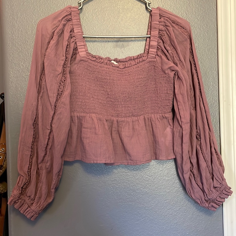 Pretty light purple crop top. Size M. American eagle